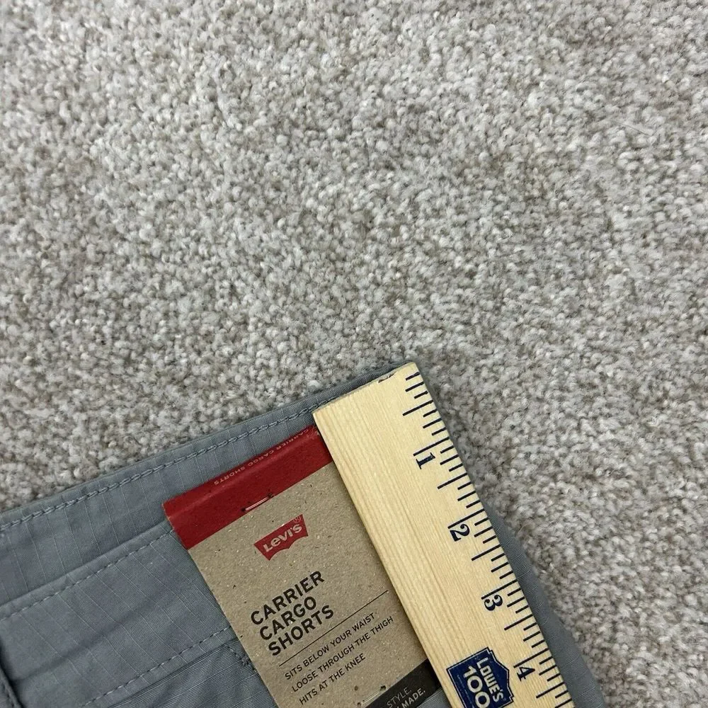 Levis Men's Size‎ 38 Loose Through Thigh Carrier Cargo Shorts NEW